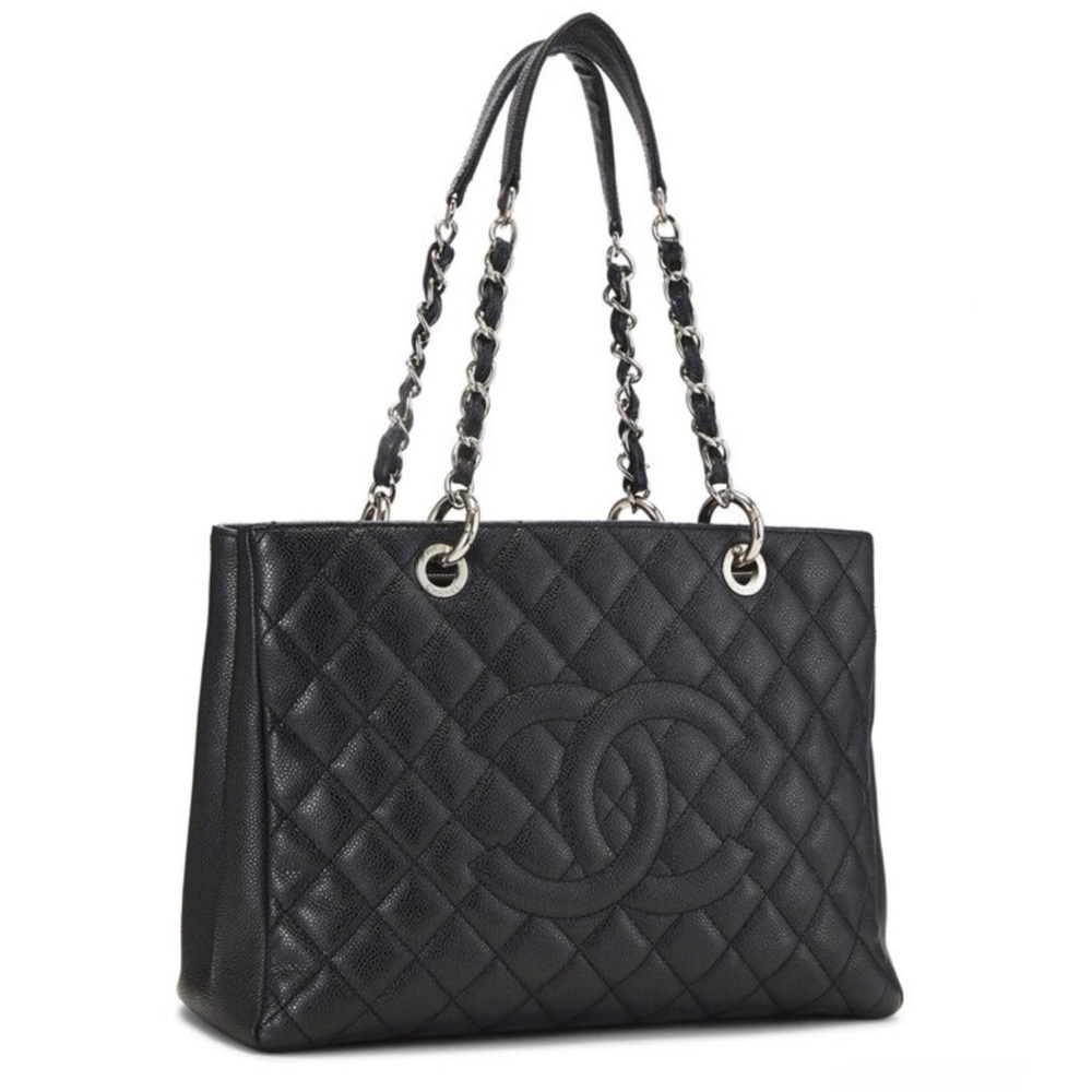 𝐂𝐇𝐀𝐍𝐄𝐋 Black Quilted Caviar Grand Shopping Tote